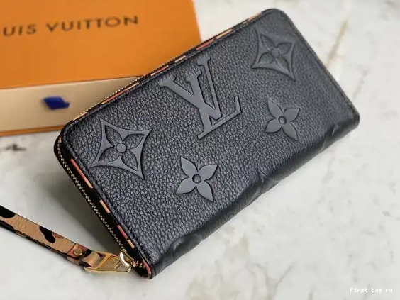 First bag ru LOUIS VUITTON WALLET ZIPPY 0503